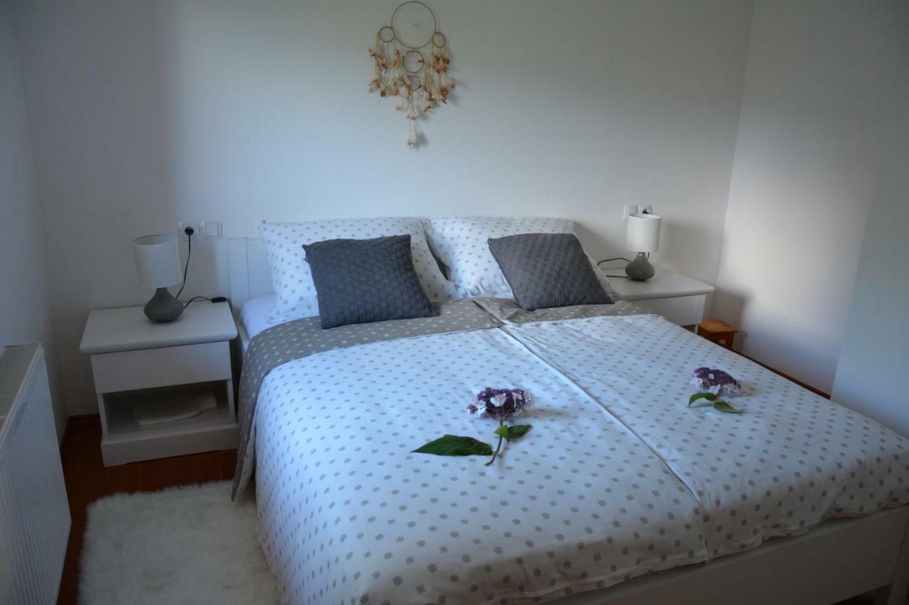 Grandma'S House Apartment เบลด ภายนอก รูปภาพ